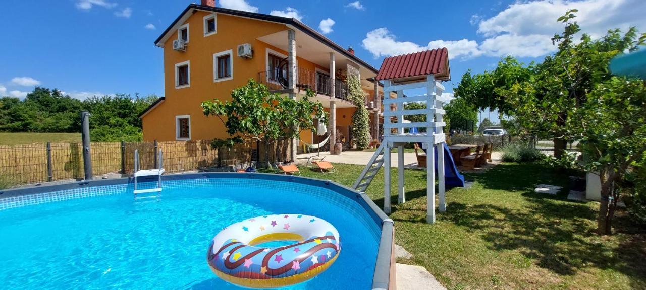 Kizin House, Cozy By Istrian Embrace * Brezovica pri Gradinu