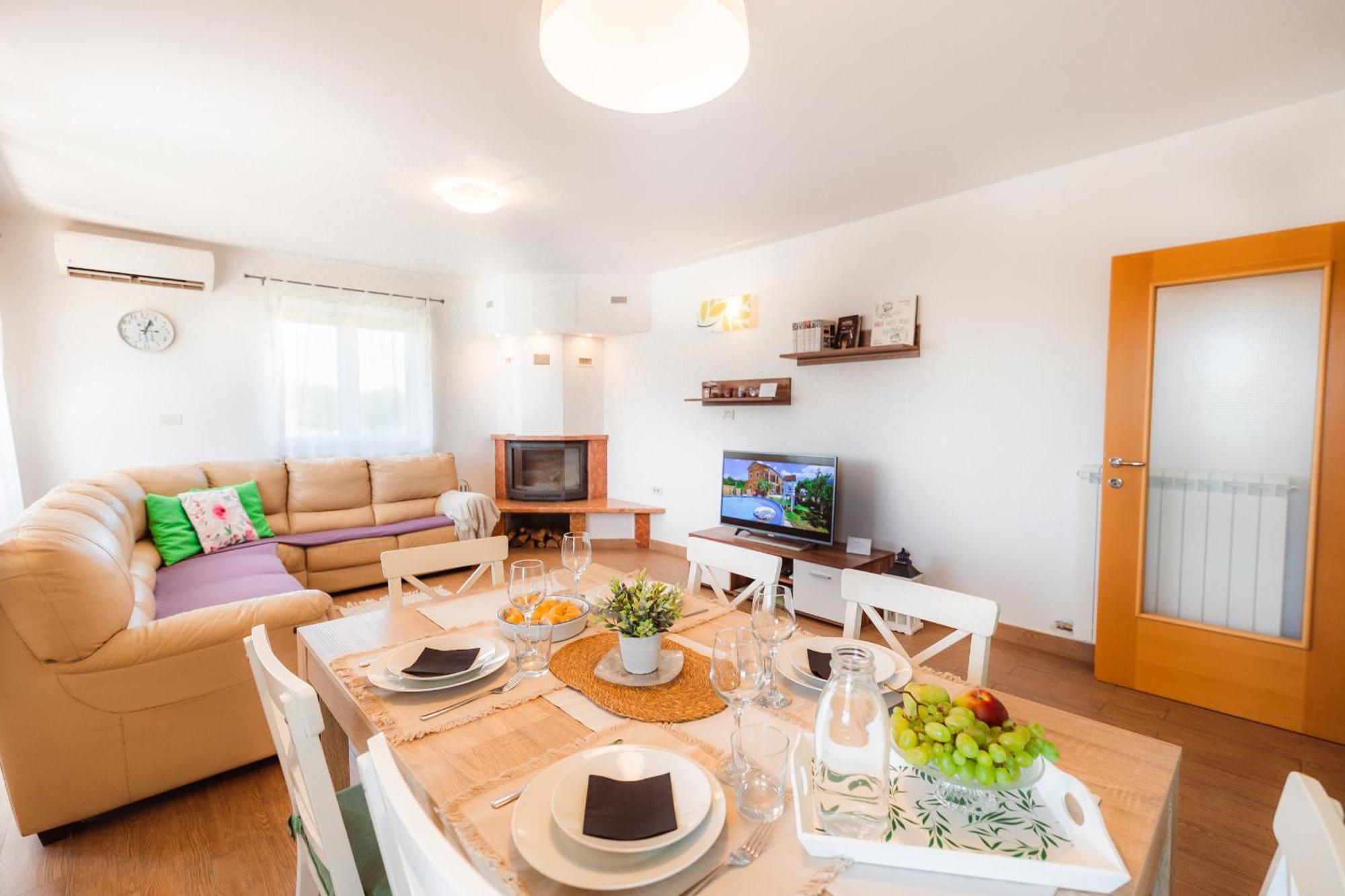 Kizin House, Cozy By Istrian Embrace Brezovica pri Gradinu