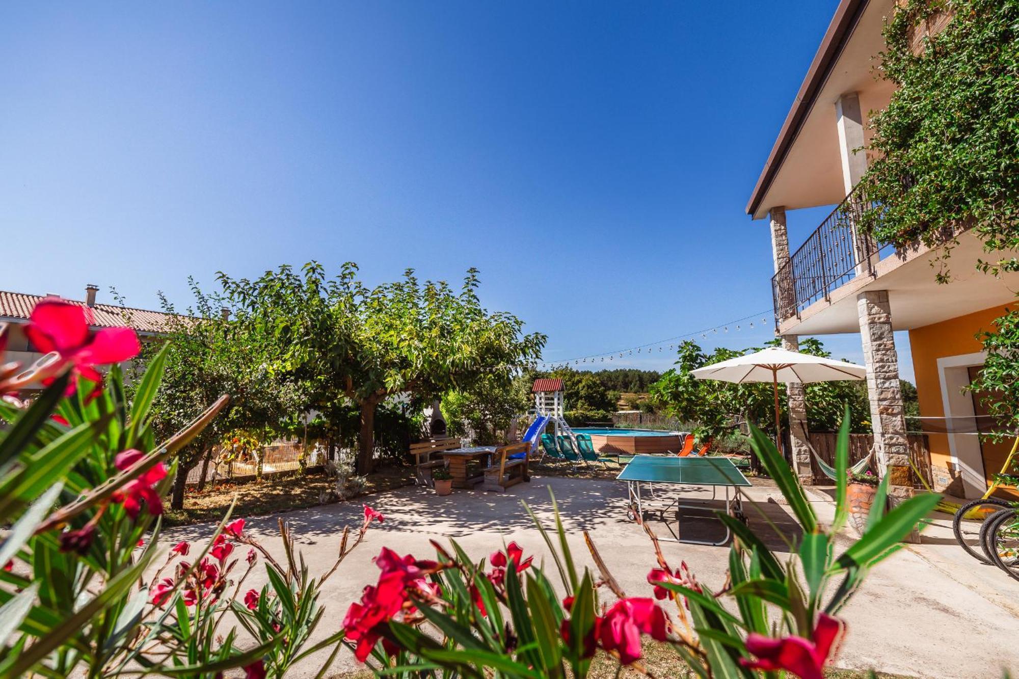 Kizin House, Cozy By Istrian Embrace Apartment *