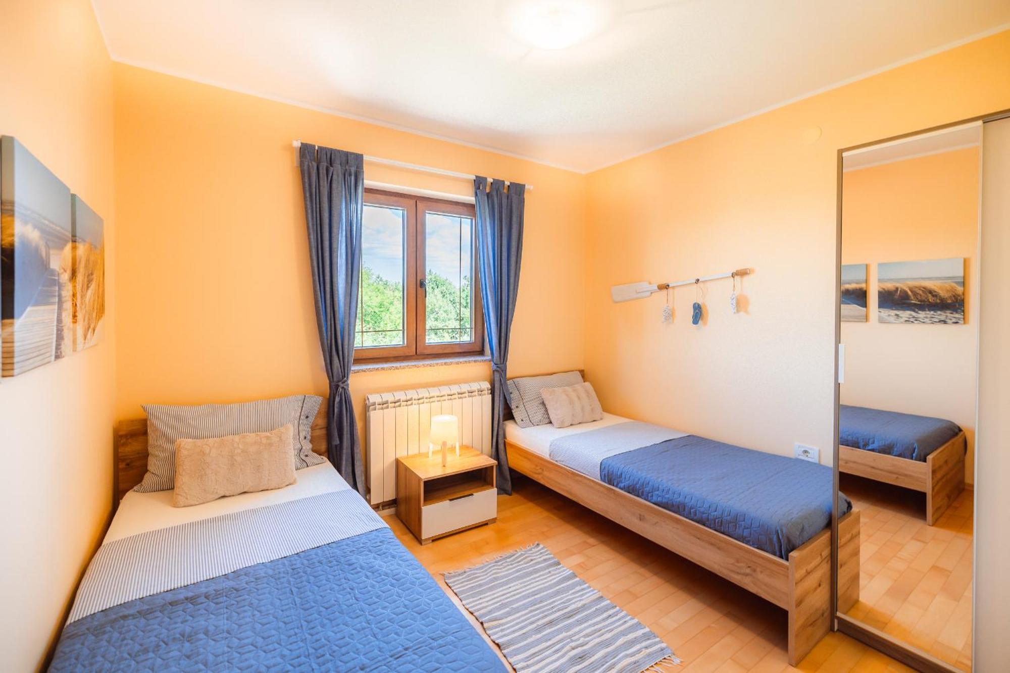 Apartment Kizin House, Cozy By Istrian Embrace Brezovica pri Gradinu